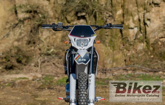 AJP PR3 Enduro 240 Gallery